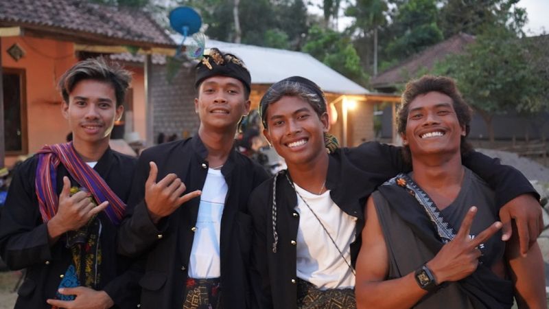 Makna Lagu Ini Abadi Perunggu: Arti Lirik dan Cerita di Baliknya